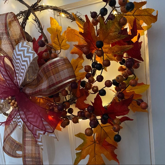 Handmade Pumpkin Grapevine Fall Wreath w/ Lights - Picture 2 of 4